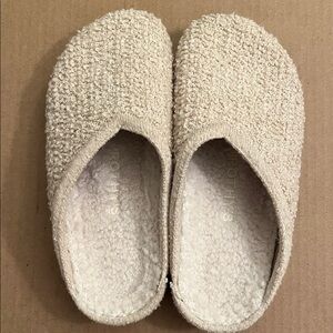 Rothy's Cozy Clog - Honeybun Beige Bouclé. Size 5